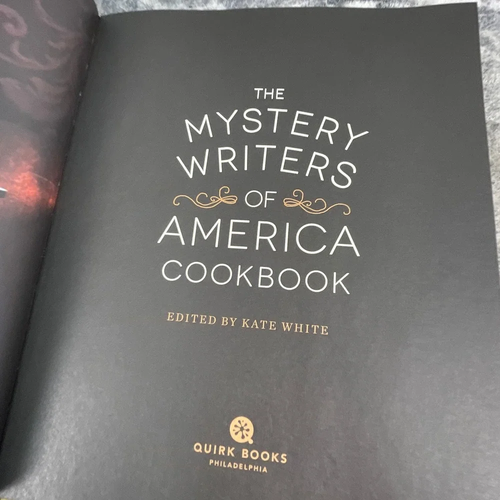 Quirk Books The Mystery Writers of America Cookbook Kate‎ White Hardcover